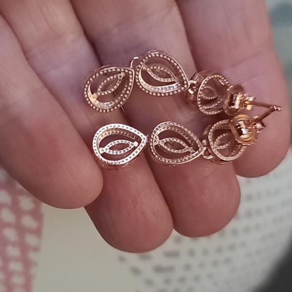 3 layer teardrop Opera station earrings - Picture 9 of 9